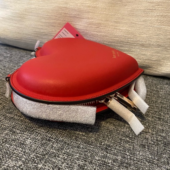 Kate Spade 3D Heart Shape Crossbody - Picture 3 of 12